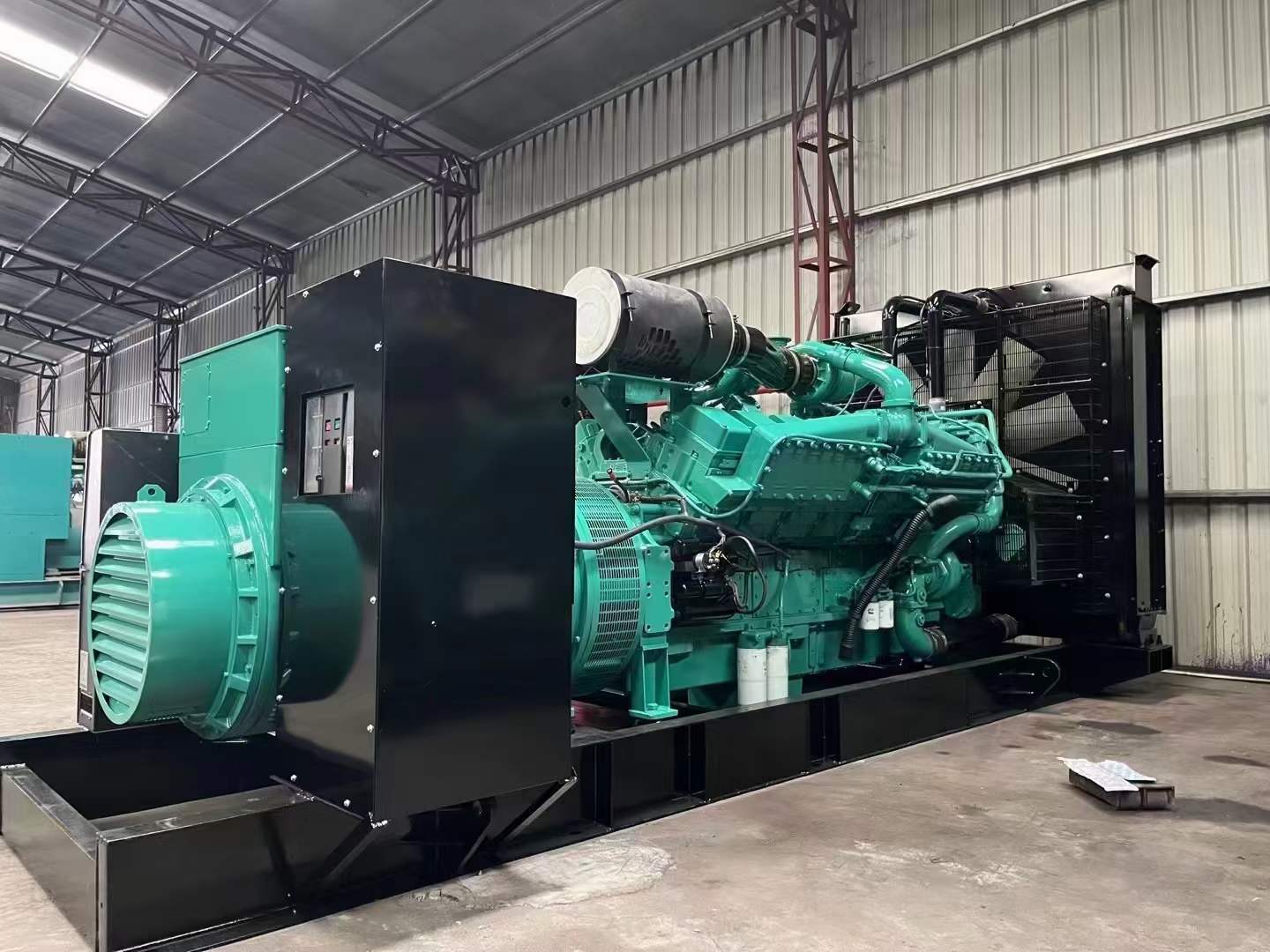 石峰如何降低 800kW 柴油发电机输出电流的波动？