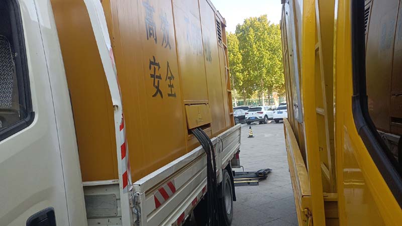 石峰如何判断柴油发电机组和UPS电源的切换时间是否符合要求？